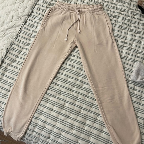 Reformation Cream Jogging Pants - Picture 5 of 7
